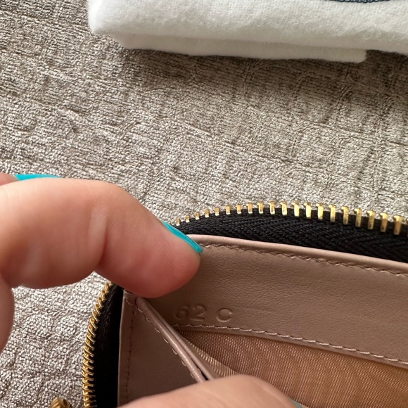 Prada Zippy Saffiano Flocco black leather wallet😍 - Picture 5 of 6